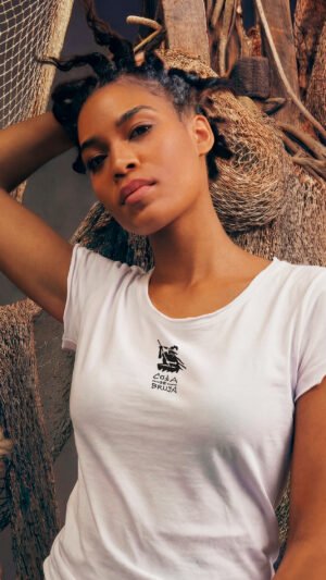 camiseta coisa de bruxa mulher