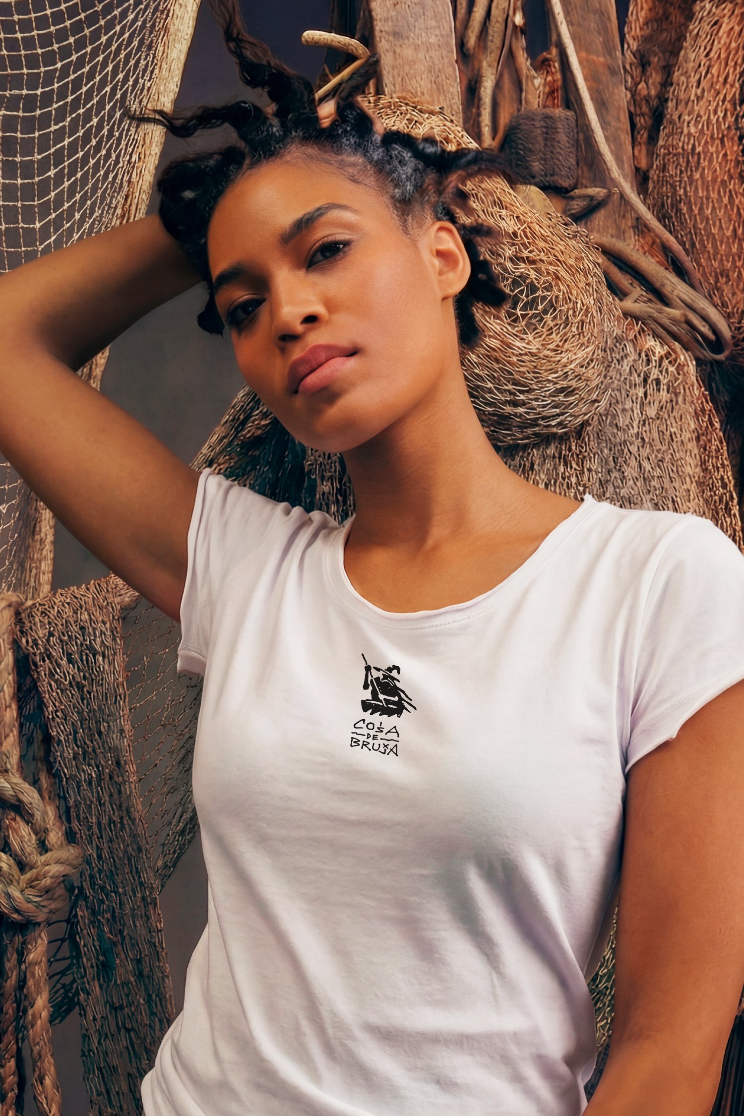 camiseta coisa de bruxa mulher